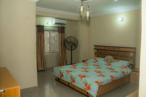 Foto 4 - Home Away From Home in Gowon Estate -0904 937 8274