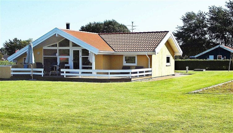 Foto 1 - 6 Person Holiday Home in Nordborg