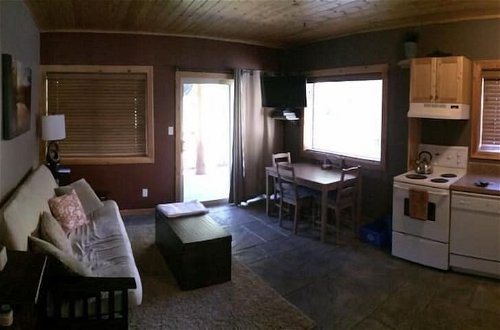 Photo 8 - Silver Bullet Inn by Apex Accommodations