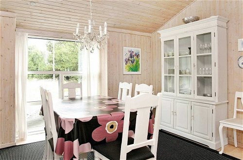 Foto 4 - 6 Person Holiday Home in Strandby