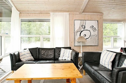 Foto 9 - 6 Person Holiday Home in Strandby