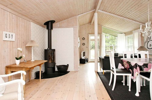 Foto 9 - 6 Person Holiday Home in Strandby