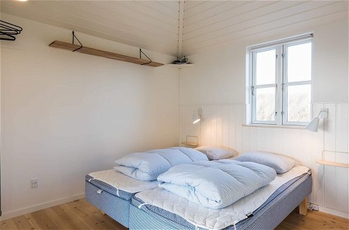 Photo 4 - 5 Person Holiday Home in Hvide Sande