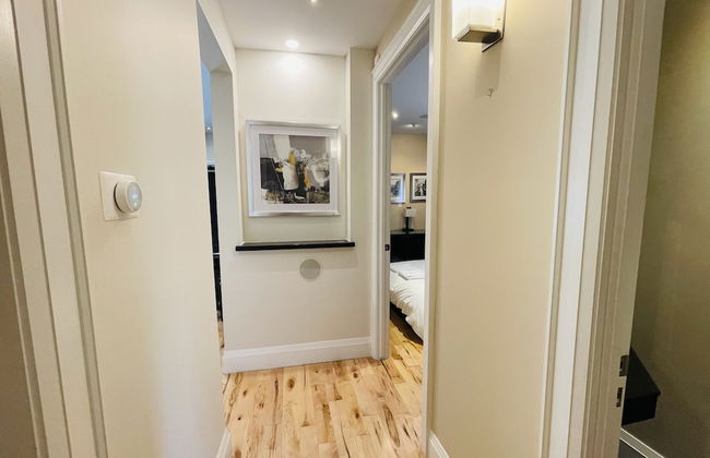 Chic Two Bedroom Downtown Condo - Foto 9