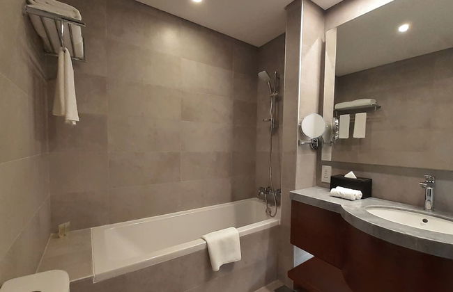 Somerset West Bay Doha - Photo 29