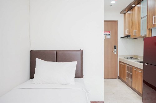 Photo 5 - Comfort Studio Apartment at B Residence
