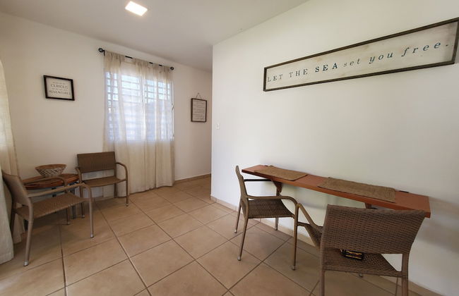 Comfy apartment 8 minute walk from beach - Foto 6