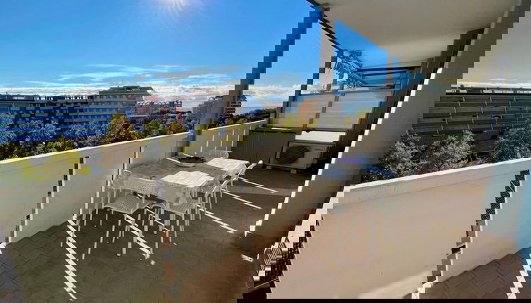 Photo 1 - Seaview Modern Flat - Beahost