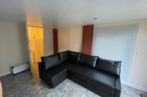 Photo 5 - A Furnished Ensuite Apartment for Rent in Patchway