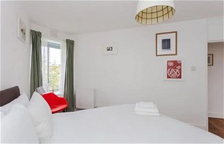 Foto 1 - Relaxing 2 Bedroom Top Floor Apartment in Bethnal Green