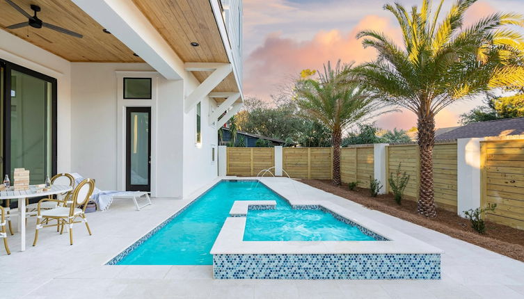 Photo 1 - Rendezvous by Avantstay Modern Haven w/ Game Room, Roof Top, Pool & Close to Beach