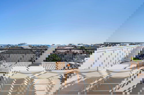 Foto 37 - Rendezvous by Avantstay Modern Haven w/ Game Room, Roof Top, Pool & Close to Beach!