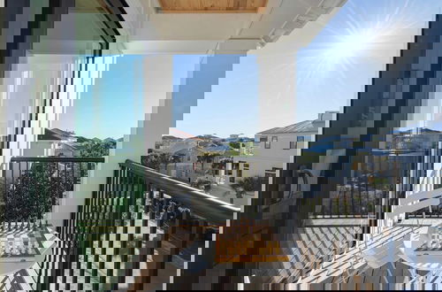 Foto 13 - Rendezvous by Avantstay Modern Haven w/ Game Room, Roof Top, Pool & Close to Beach!