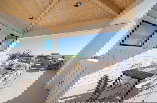 Foto 2 - Rendezvous by Avantstay Modern Haven w/ Game Room, Roof Top, Pool & Close to Beach!