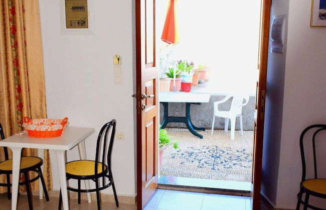 Seaview Studio For Two Just Minutes From The Beach - Photo 4