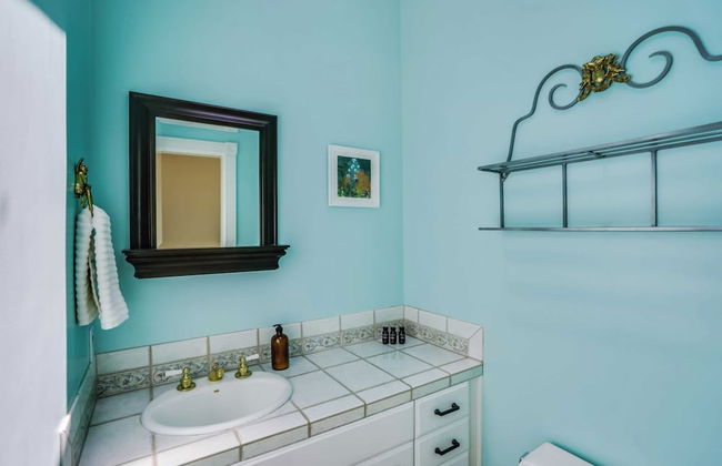 León by Avantstay Private Breathtaking Character Cottage w/ Pool & Hot Tub - Foto 13