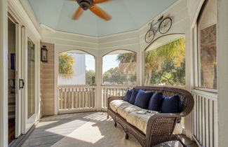 Photo 3 - Palmetto by Avantstay Gorgeous Character Home w/ Pool, Sun Room & Pool Table