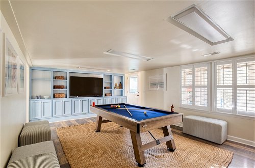 Photo 31 - Palmetto by Avantstay Gorgeous Character Home w/ Pool, Sun Room & Pool Table