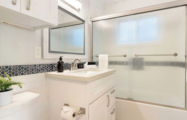 Mission Point 1 by Avantstay San Diego Beach House w/ Huge Patio & Fire Pit Walk to Beach! - Foto 31