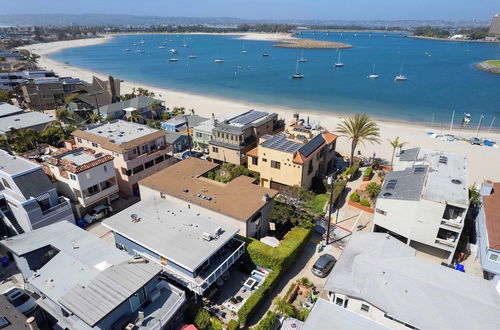 Photo 20 - Mission Point 1 by Avantstay San Diego Beach House w/ Huge Patio & Fire Pit Walk to Beach