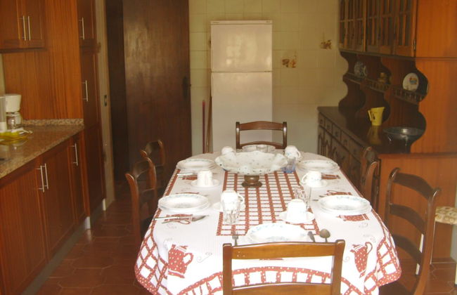 3 Bedroom Apartment in a Ground Floor of a Vila Wseparate Kitchen Living Room - Foto 26