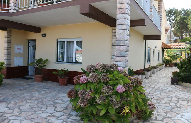 3 Bedroom Apartment in a Ground Floor of a Vila Wseparate Kitchen Living Room - Foto 58