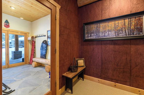 Photo 40 - Snowdrift Cabin by Avantstay Breathtaking Home w/ Prime Ski Access