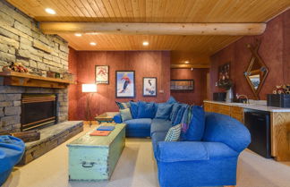 Photo 3 - Snowdrift Cabin by Avantstay Breathtaking Home w/ Prime Ski Access