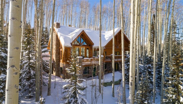 Foto 1 - Snowdrift Cabin by Avantstay Breathtaking Home w/ Prime Ski Access