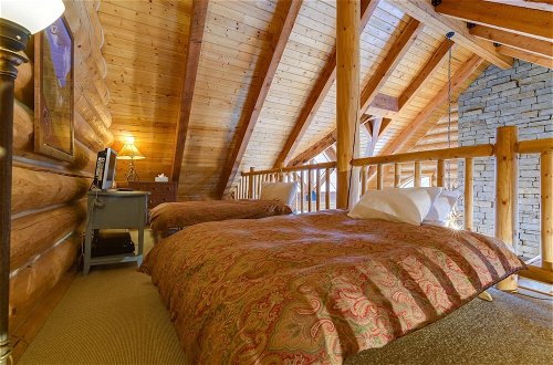 Foto 4 - Snowdrift Cabin by Avantstay Breathtaking Home w/ Prime Ski Access