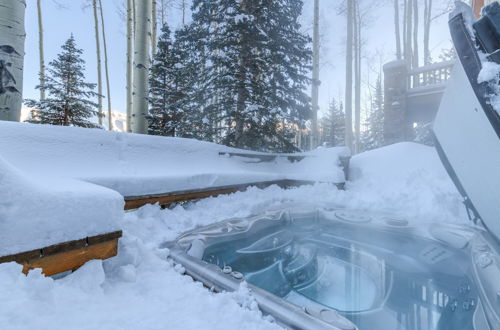 Foto 36 - Snowdrift Cabin by Avantstay Breathtaking Home w/ Prime Ski Access