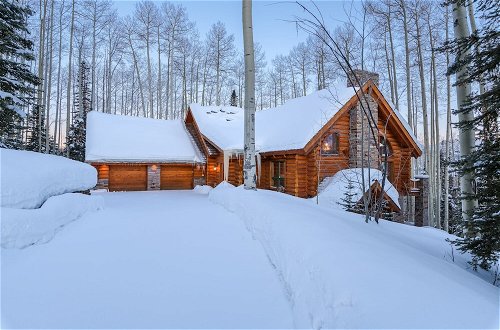 Foto 42 - Snowdrift Cabin by Avantstay Breathtaking Home w/ Prime Ski Access