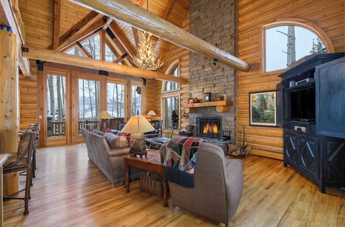 Photo 38 - Snowdrift Cabin by Avantstay Breathtaking Home w/ Prime Ski Access