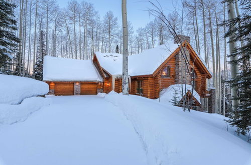 Photo 25 - Snowdrift Cabin by Avantstay Breathtaking Home w/ Prime Ski Access