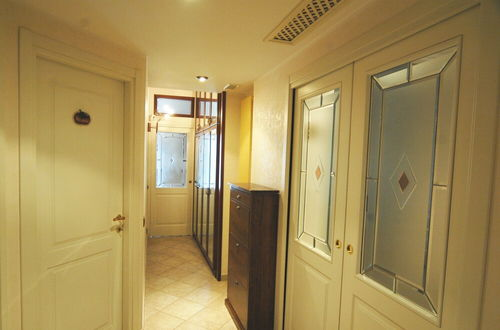 Photo 3 - Roma Chic House - Delightful Luxury Apartment 3 People, With Jacuzzi