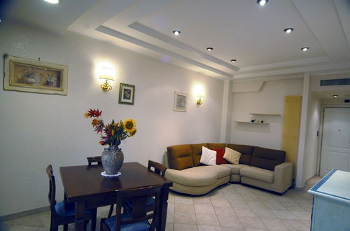 Photo 17 - Roma Chic House - Luxury Apartment 1 People for Business/studio