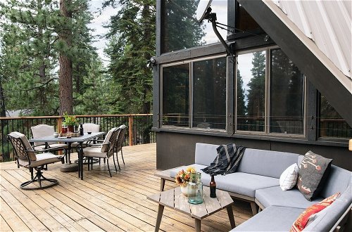 Photo 12 - Timberline by Avantstay Stunning Chalet Cabin w/ Hot Tub, Pool Table & Home Theater