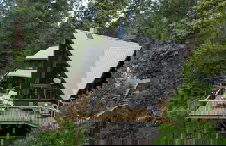 Foto 2 - Timberline by Avantstay Stunning Chalet Cabin w/ Hot Tub, Pool Table & Home Theater!