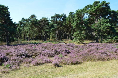 Foto 46 - Tasteful Chalet With Veranda in the Veluwe