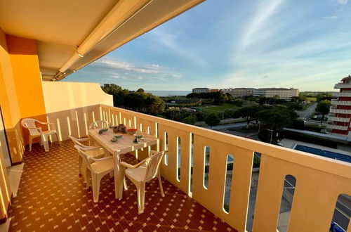 Photo 3 - Modern Apartment With Pool and Seaview