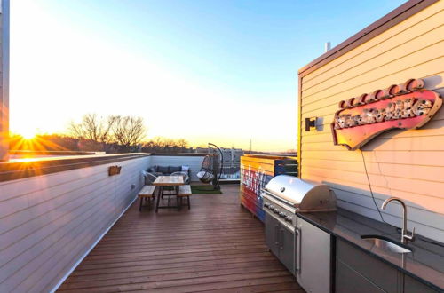 Photo 17 - Wild Horse by Avantstay Gorgeous Nashville Townhouse w/ Rooftop Patio & Outdoor Kitchen