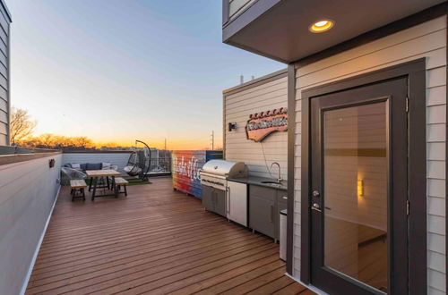 Photo 25 - Wild Horse by Avantstay Gorgeous Nashville Townhouse w/ Rooftop Patio & Outdoor Kitchen