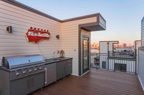 Photo 10 - Wild Horse by Avantstay Gorgeous Nashville Townhouse w/ Rooftop Patio & Outdoor Kitchen