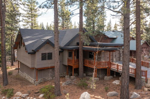 Photo 3 - Coyote Moon by Avantstay Cabin W/sauna Mins From DT Truckee & Northstar