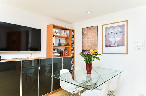 Photo 9 - Modern 4 Bedroom Terraced House by the Thames