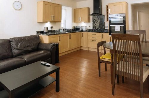 Photo 7 - Homely 3 Bedroom in the Heart of Central Edinburgh