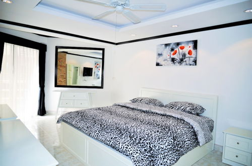 Photo 2 - Room in Condo - Stylish 1 bed Apartment at Jomtien Beach Condominium