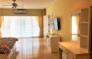 Photo 2 - 1-bed Condo in View Talay 5D Close to Beach