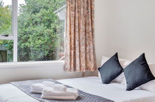 Photo 9 - 3 Bedroom In Onehunga w Parking - Wifi - Netflix