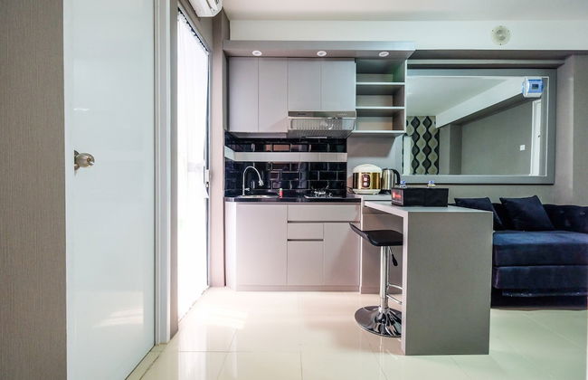 Modern and Comfort 2BR Bassura City Apartment - Foto 15